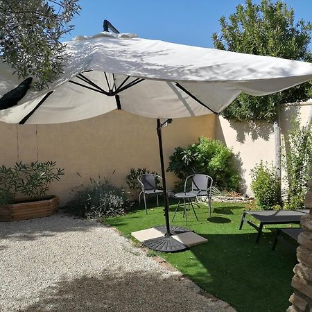 A L'Ombre De L'Olivier LʼIsle-sur-la-Sorgue Exterior foto